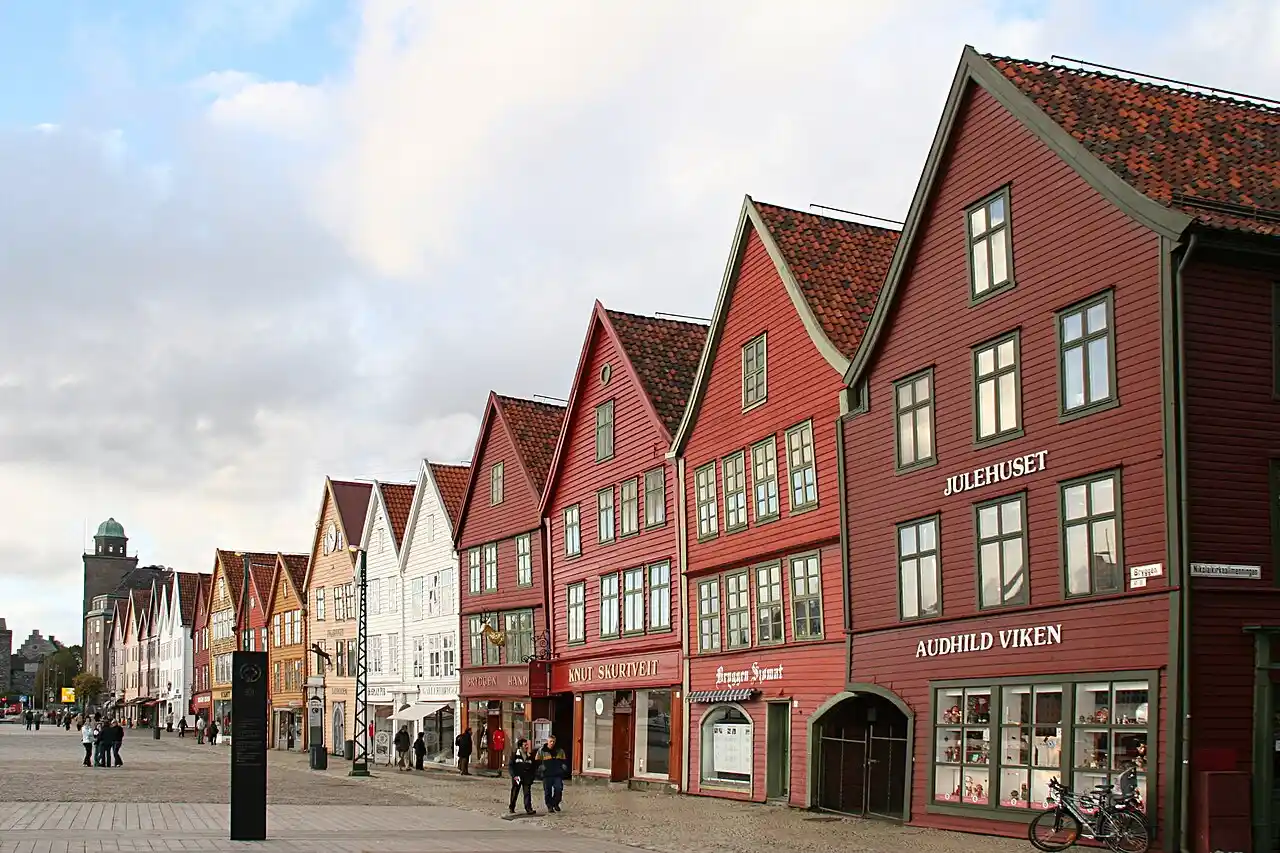 Travel guide to Norway featuring the Bryggen wharf in Bergen