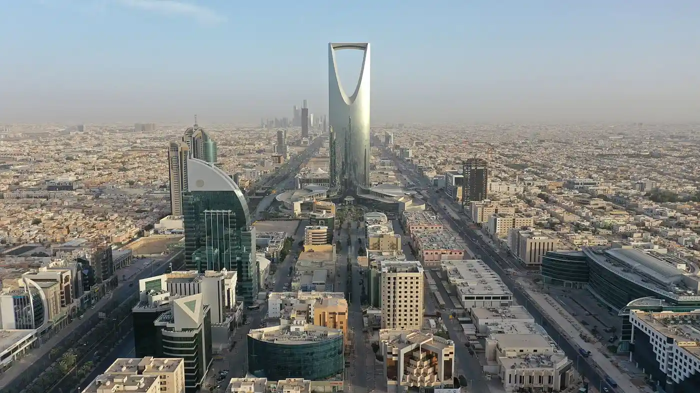 Travel guide to Saudi Arabia featuring the Kingdom Centre Tower in Riyadh