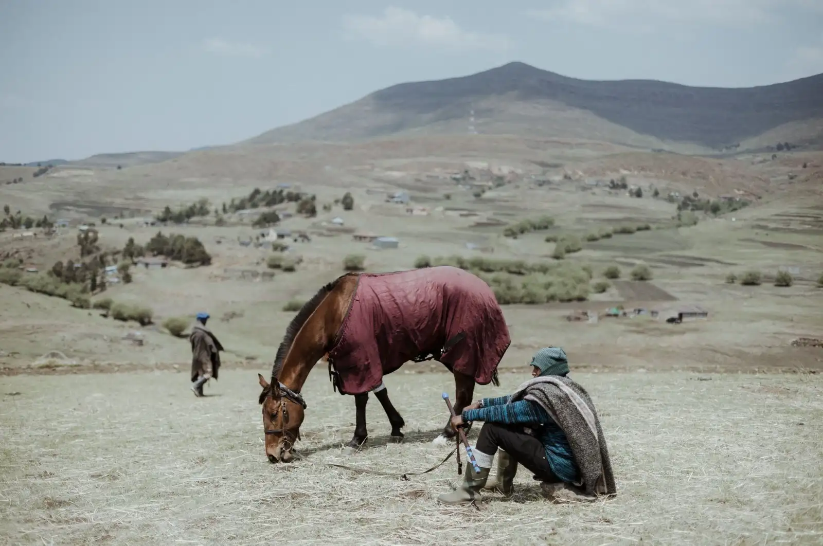 Travel guide to Lesotho featuring the dramatic Maloti Mountain scenery and Basotho culture