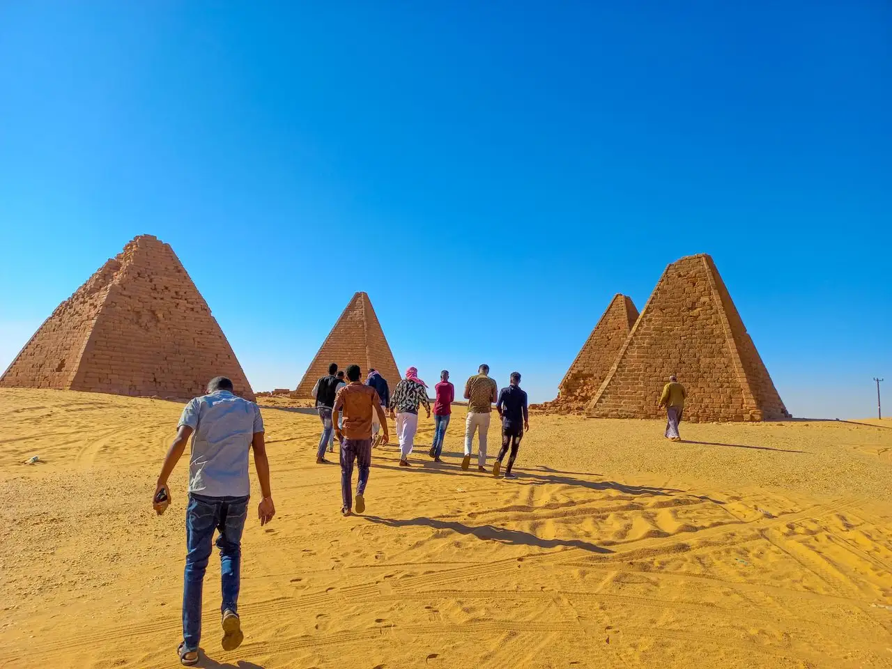 Travel guide to Sudan featuring the Meroë pyramids and the Nubian desert