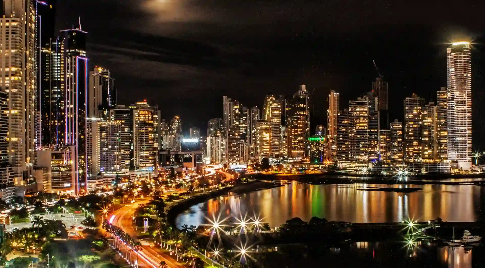 Travel guide to Panama featuring the Panama City skyline and the iconic canal