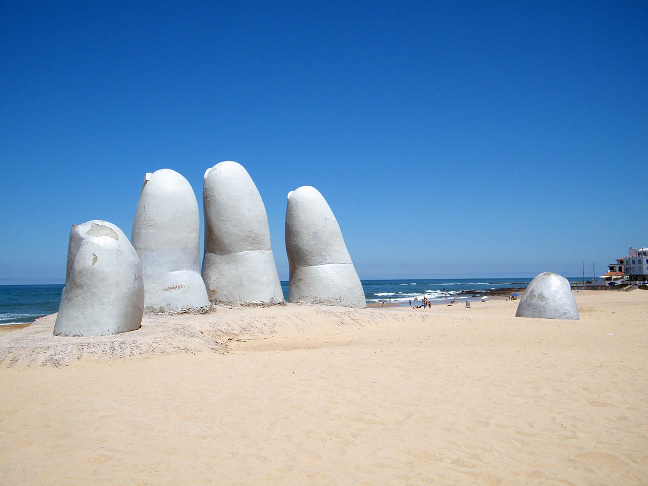 Travel guide to Uruguay featuring Punta del Este and the Atlantic coast