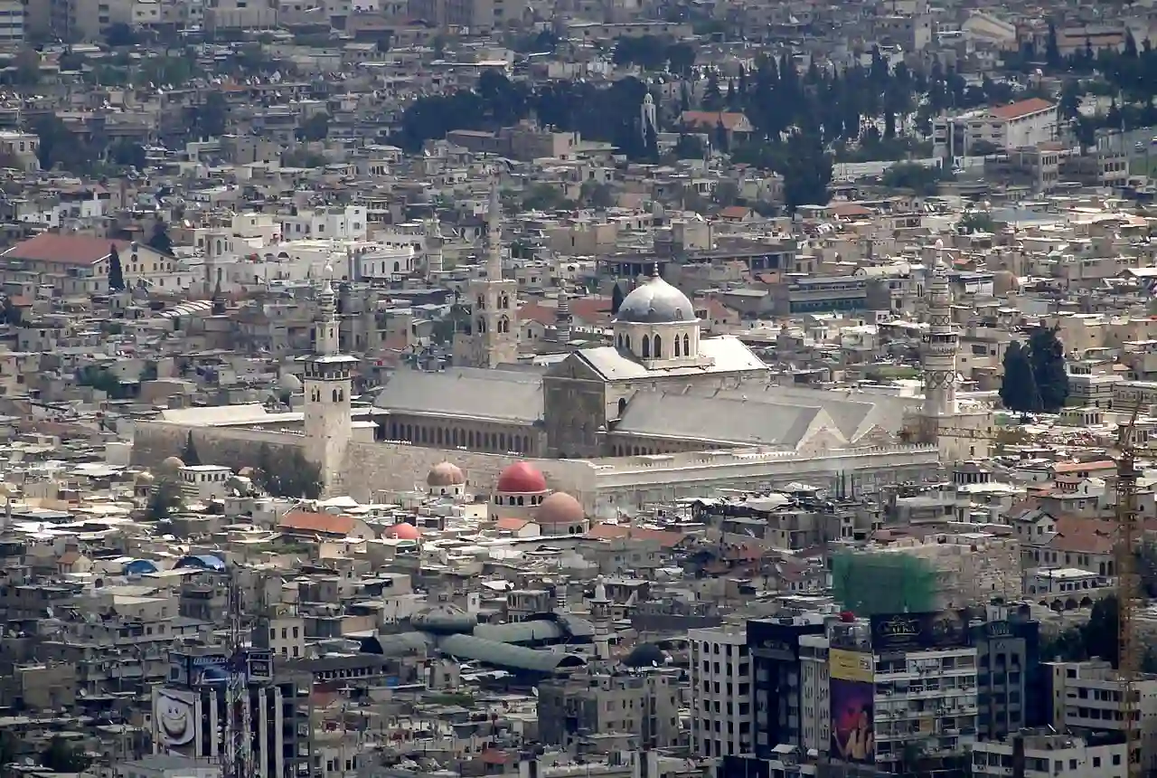 Travel guide to Syria featuring the Umayyad Mosque in Damascus